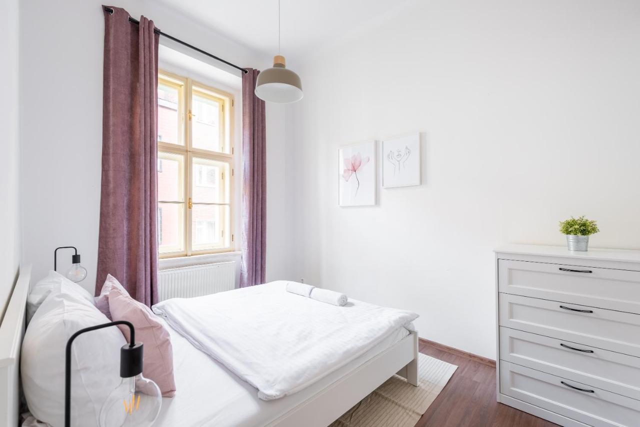 פראג Budget Reznicka Apartment מראה חיצוני תמונה
