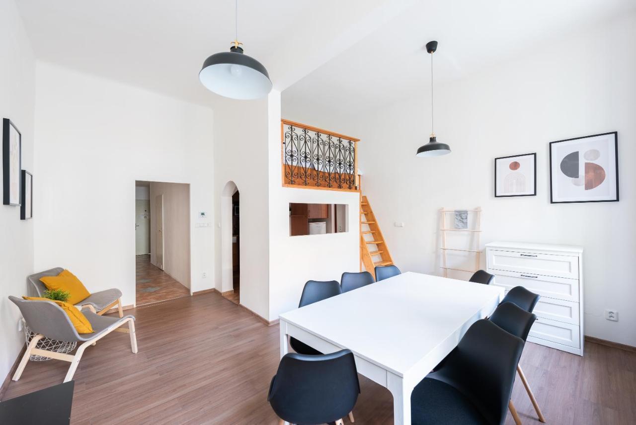 פראג Budget Reznicka Apartment מראה חיצוני תמונה