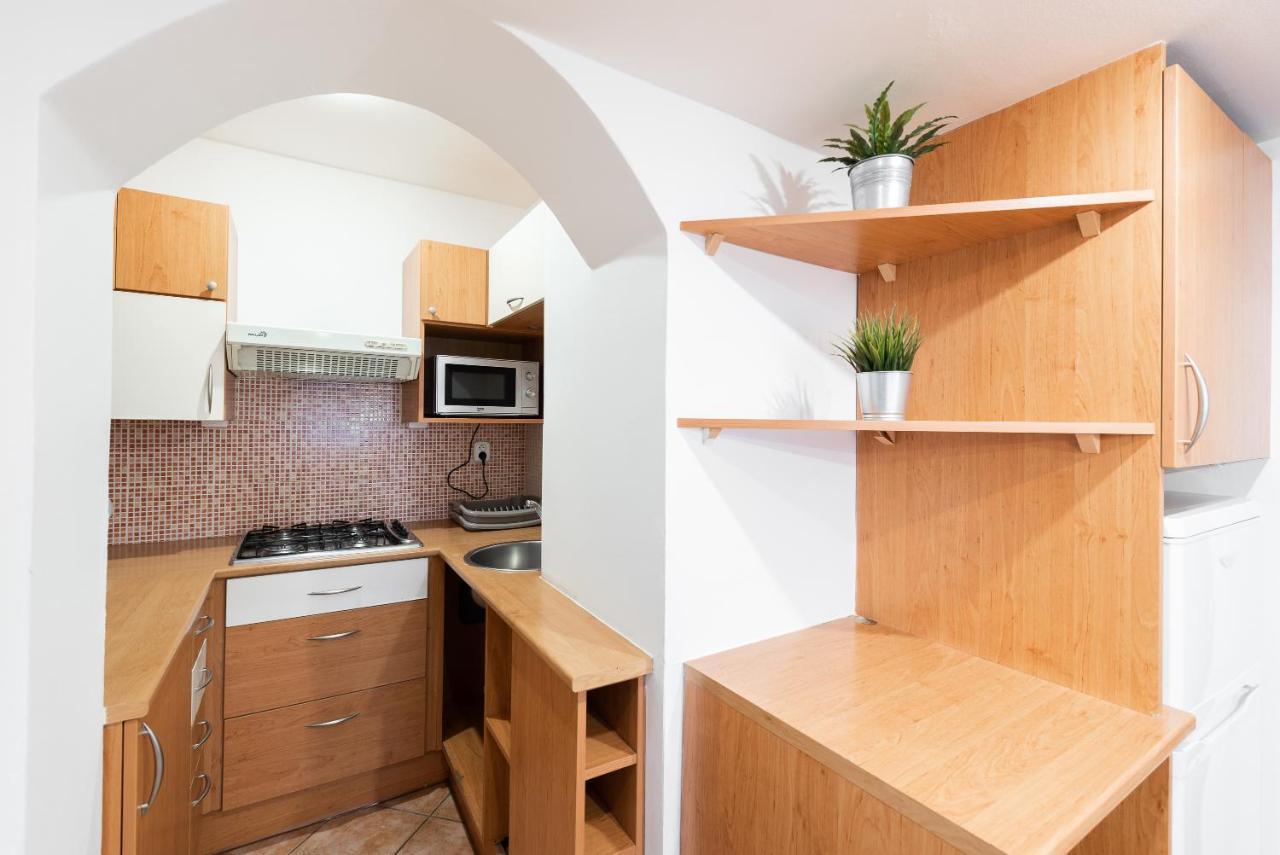 פראג Budget Reznicka Apartment מראה חיצוני תמונה