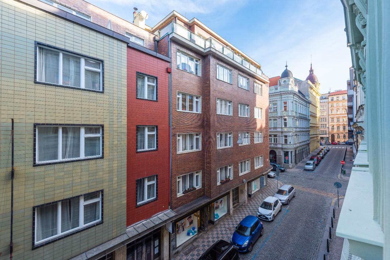 פראג Budget Reznicka Apartment מראה חיצוני תמונה