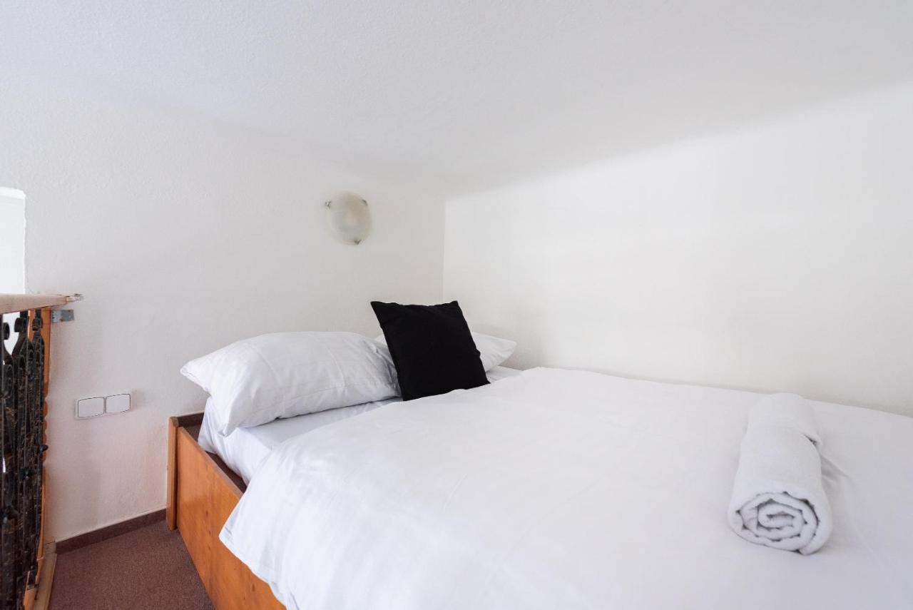 פראג Budget Reznicka Apartment מראה חיצוני תמונה